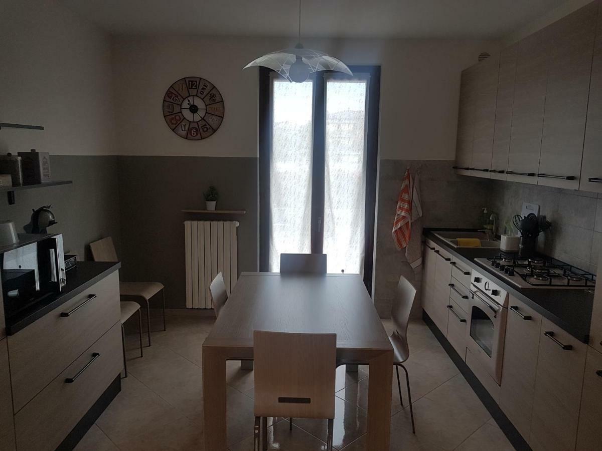 Maison Donatello Valeggio sul Mincio Luaran gambar